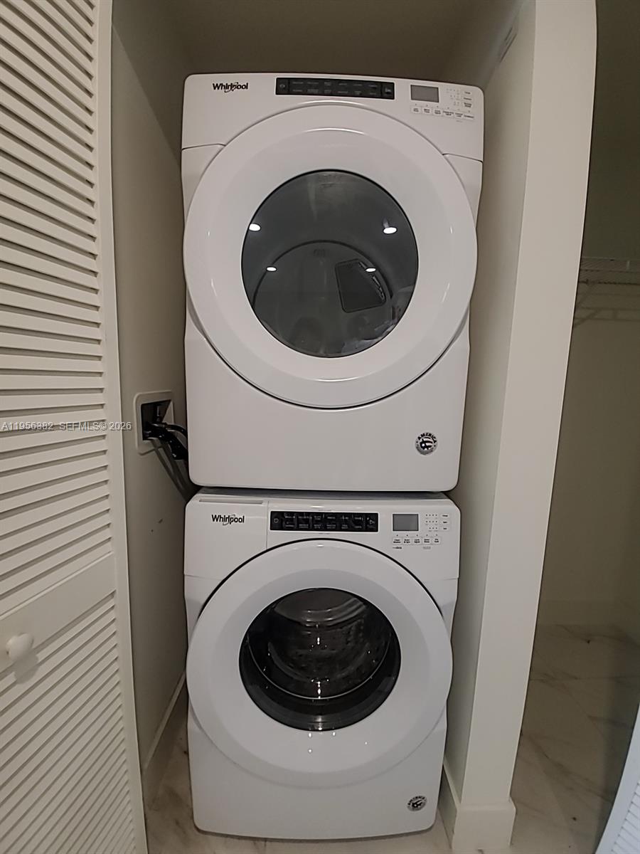 METROPICA NORTH TOWER ONE - Residential