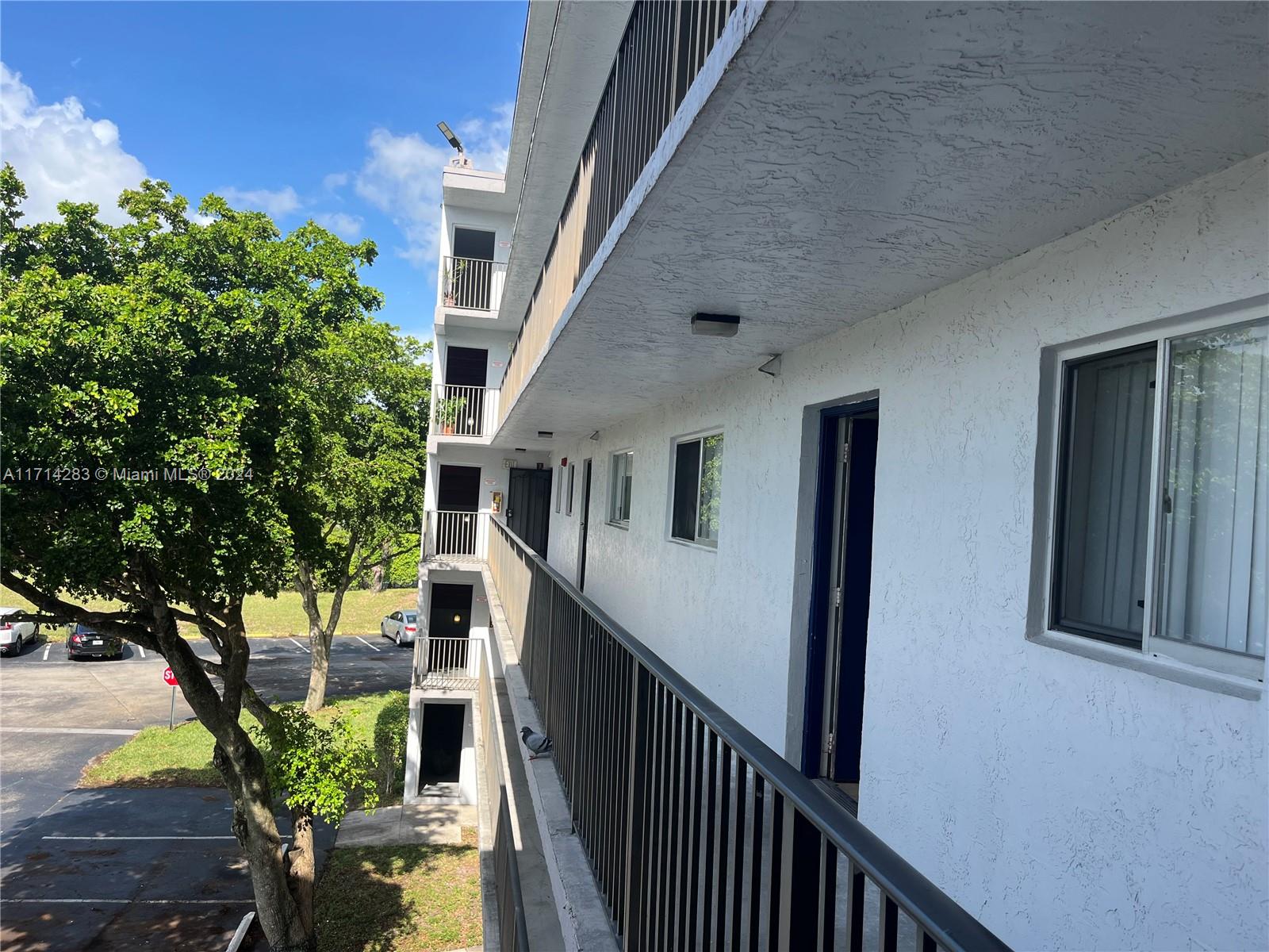 LAKESHORE AT UNIVERSITY P - Residential