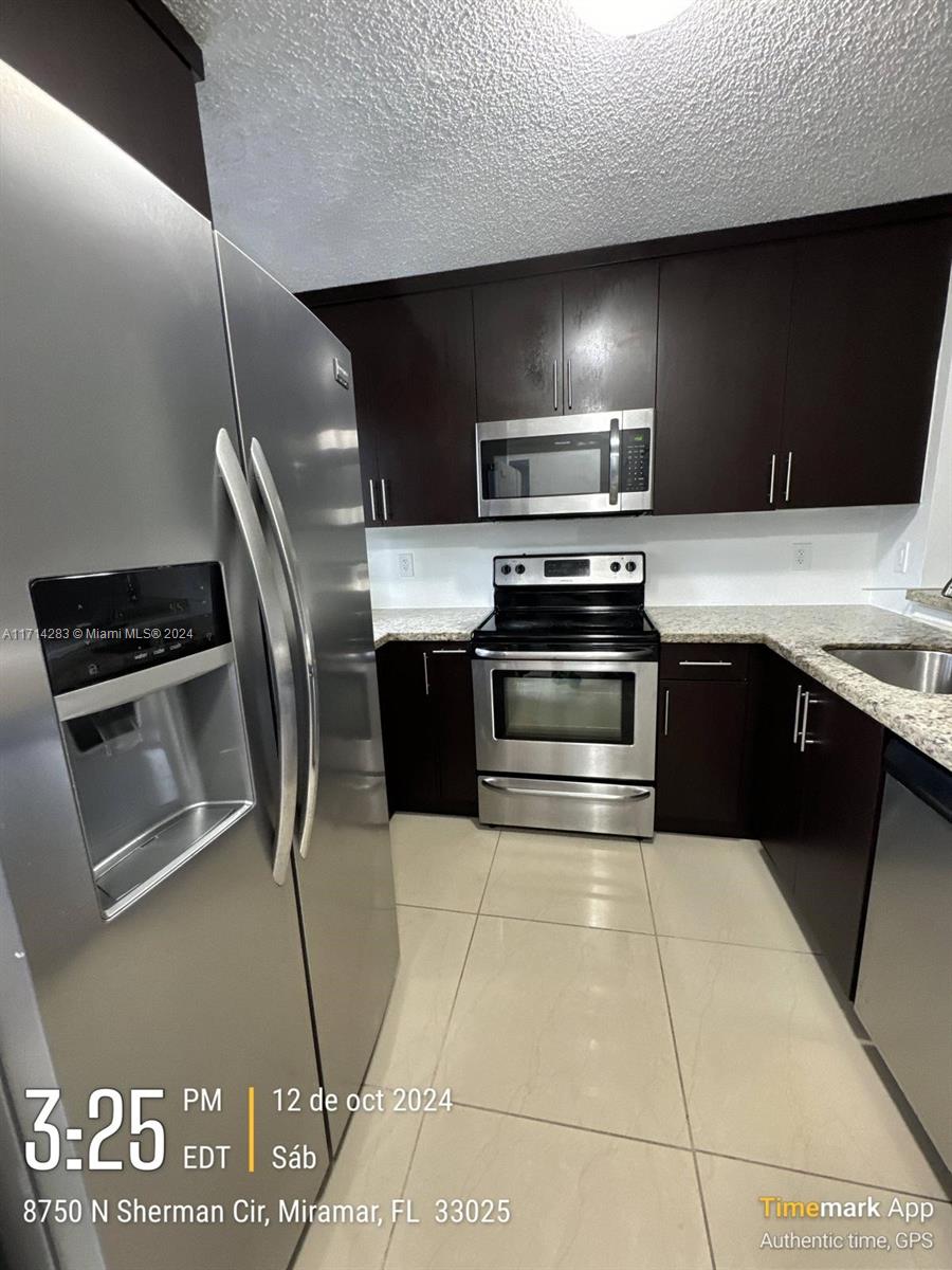 LAKESHORE AT UNIVERSITY P - Residential