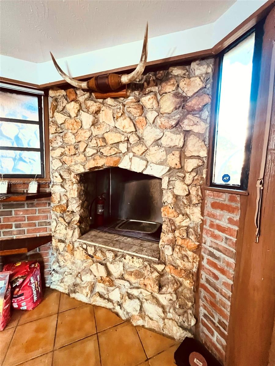 DIXIE ESTATES AMENDED - Residential Lease