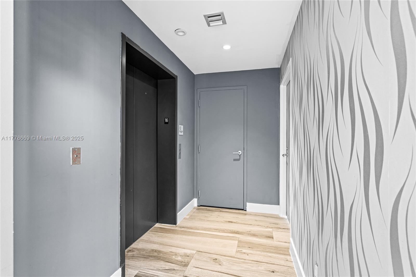 2900 NE 7th Ave 1609