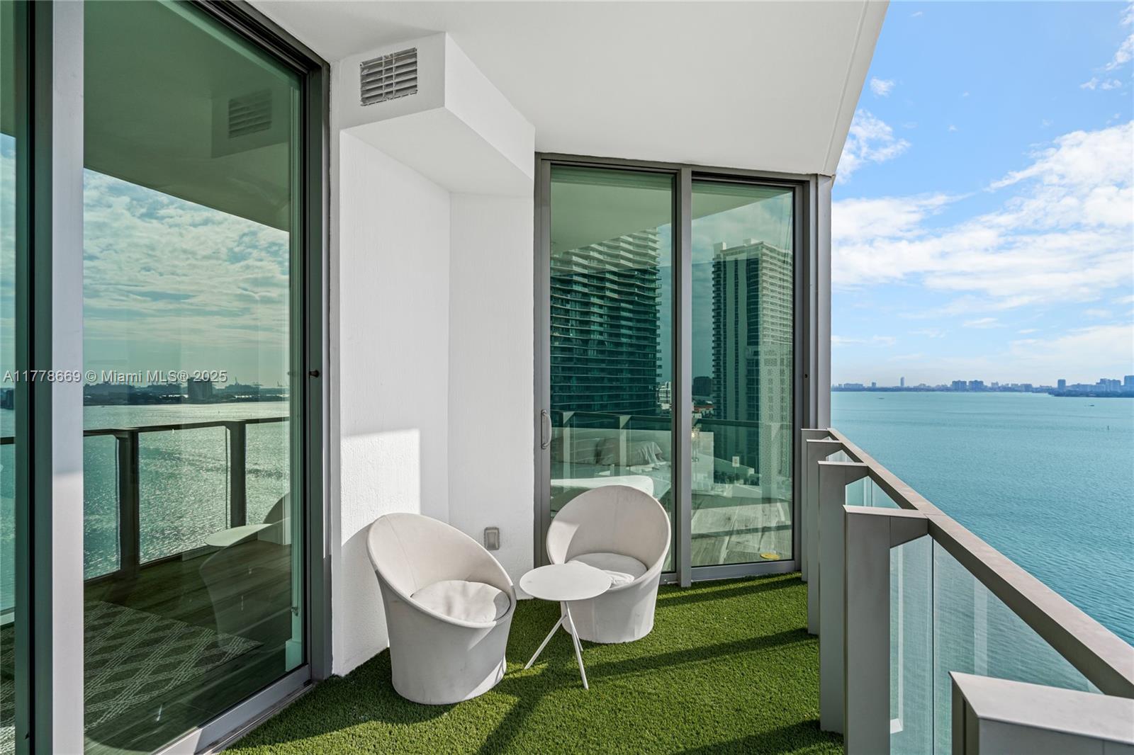 2900 NE 7th Ave 1609