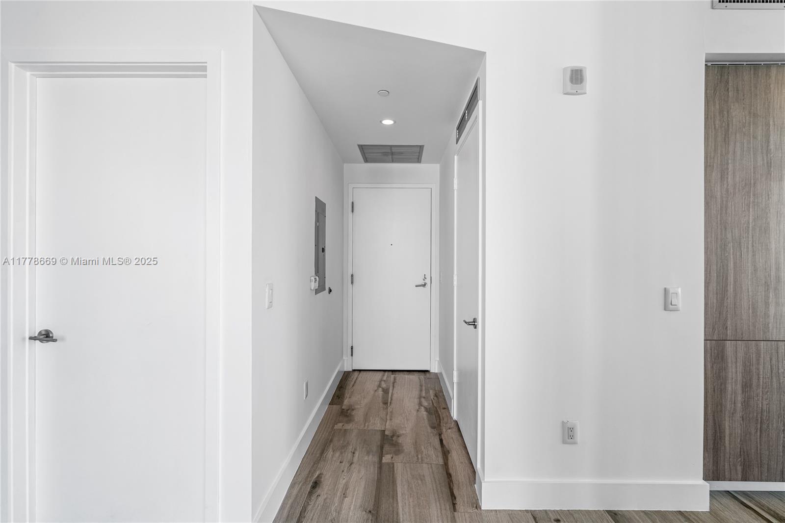 2900 NE 7th Ave 1609