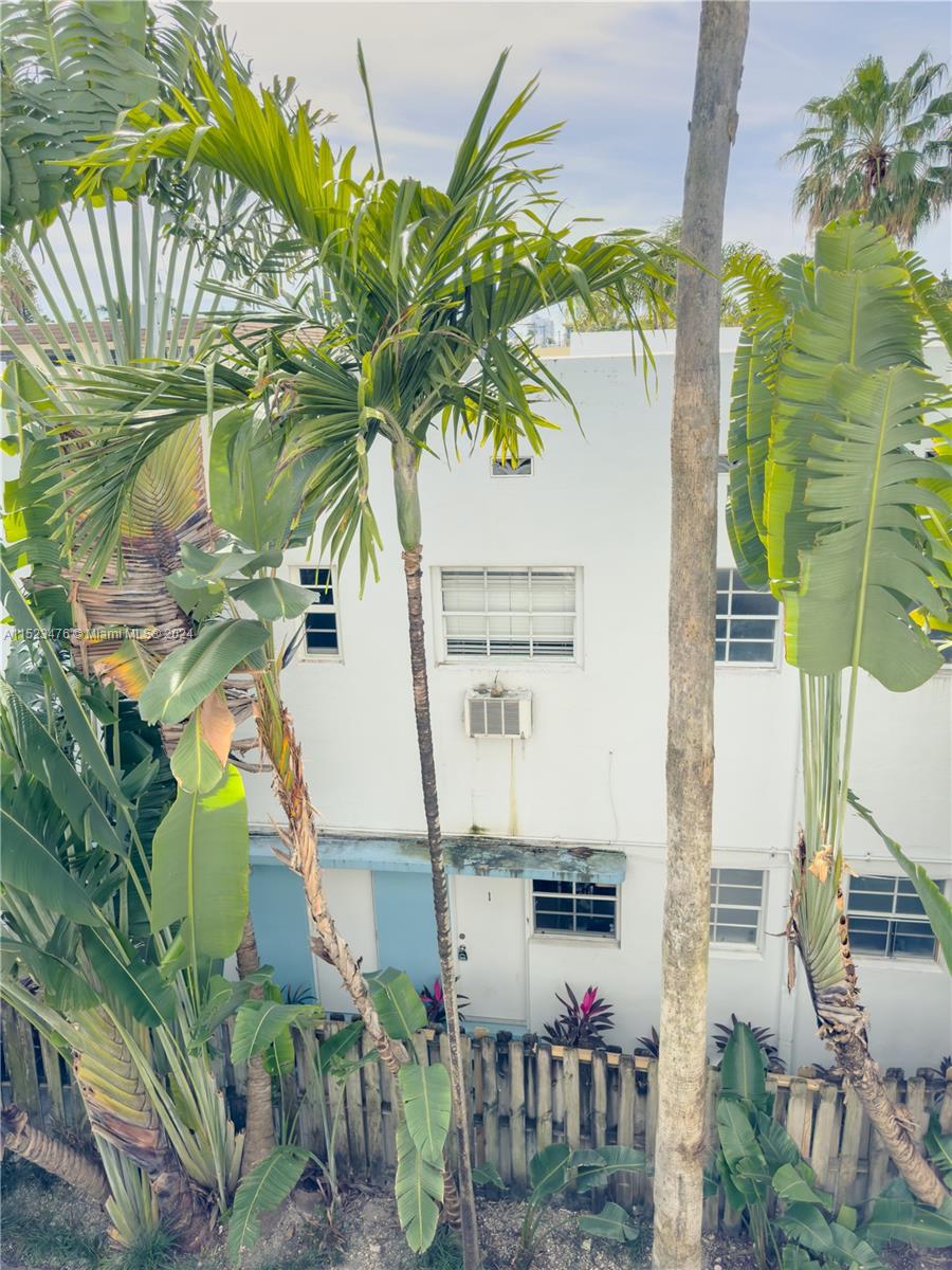 FLAMINGO PARK VILLAS COND - Residential Lease