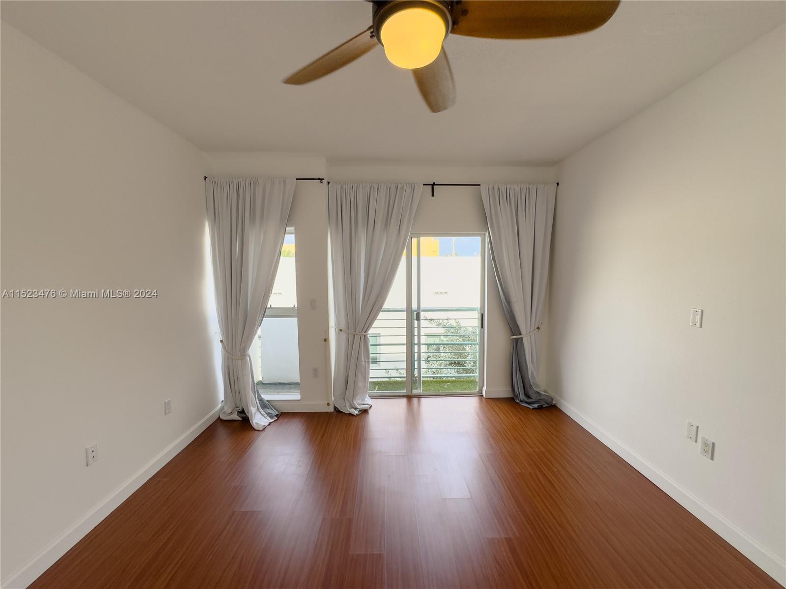 FLAMINGO PARK VILLAS COND - Residential Lease