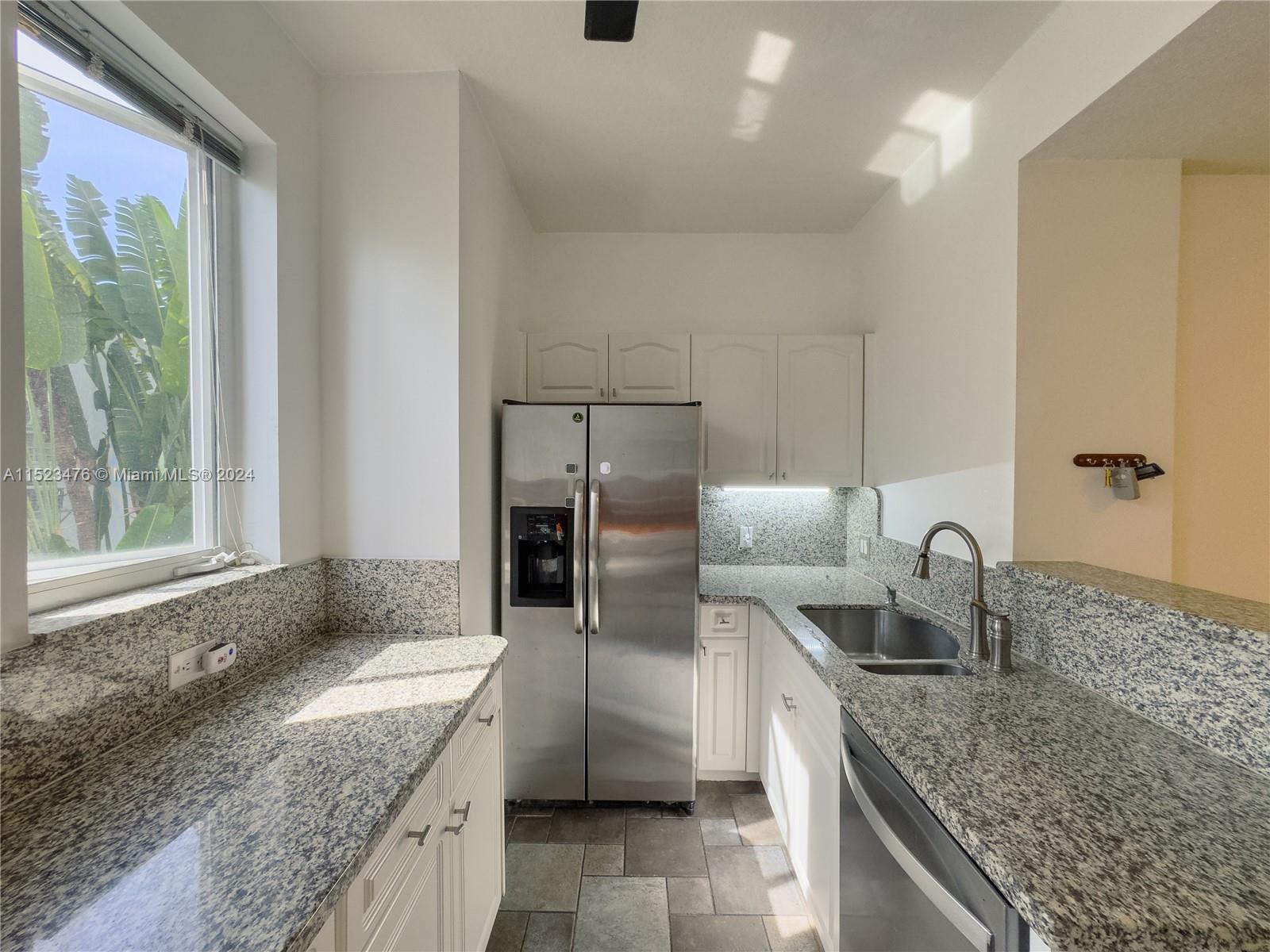 FLAMINGO PARK VILLAS COND - Residential Lease