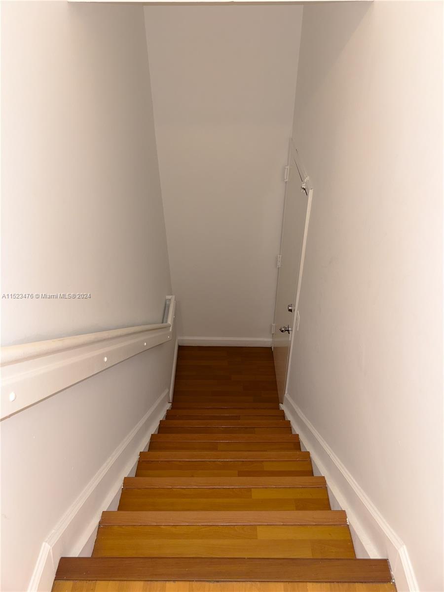 FLAMINGO PARK VILLAS COND - Residential Lease