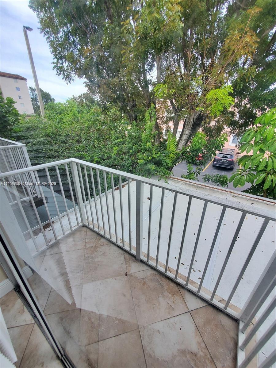 IMAGES OF KENDALL CONDO - Residential Lease