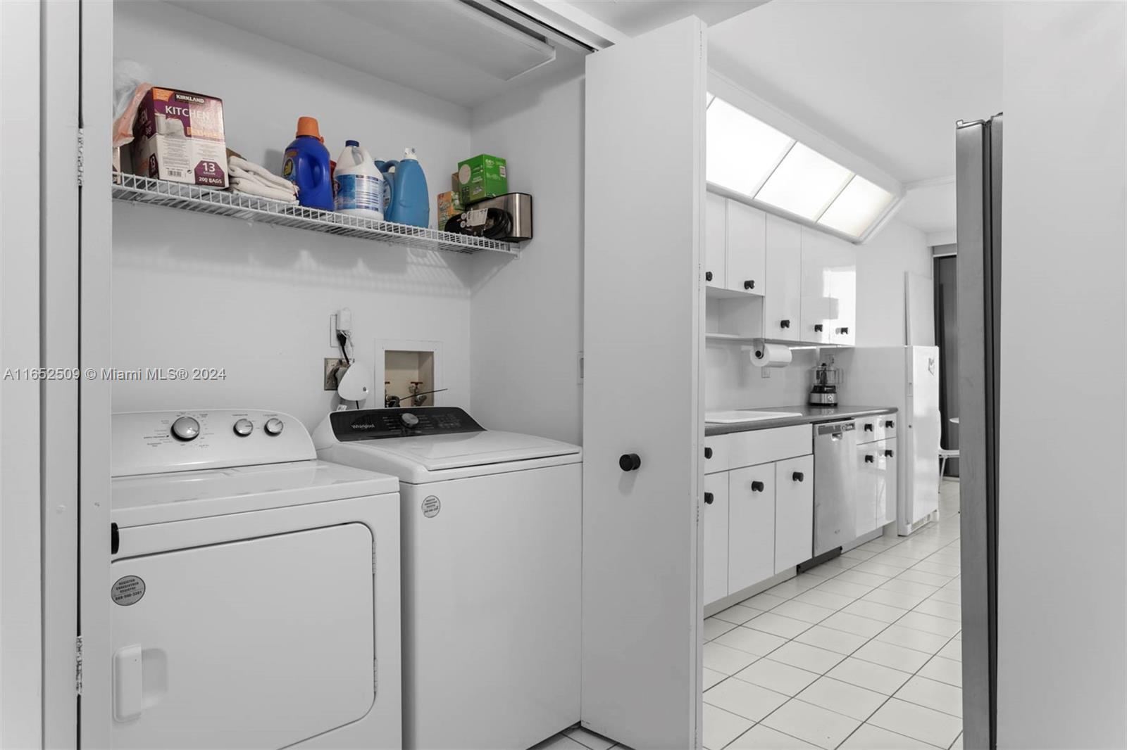 MARINA TOWER CONDO - Residential