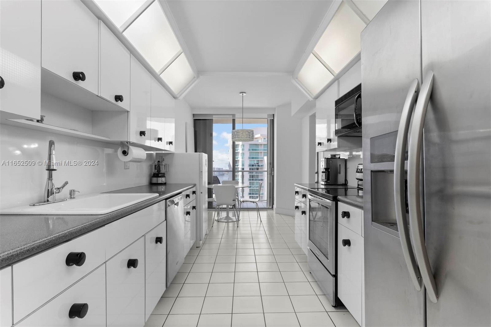 MARINA TOWER CONDO - Residential