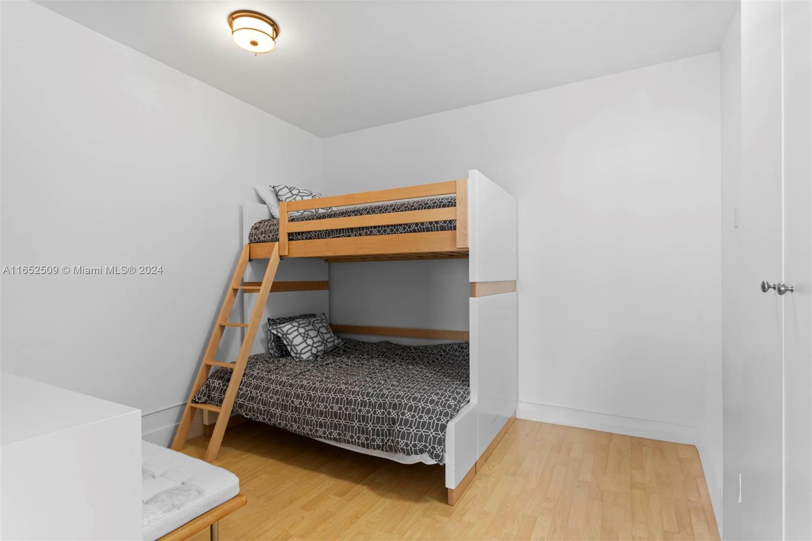 MARINA TOWER CONDO - Residential
