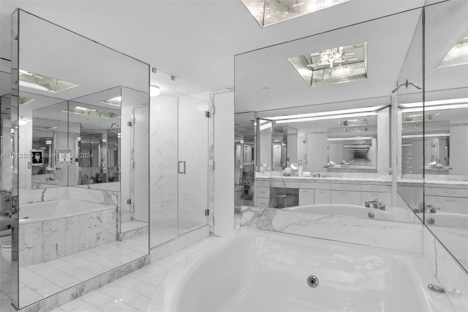 MARINA TOWER CONDO - Residential