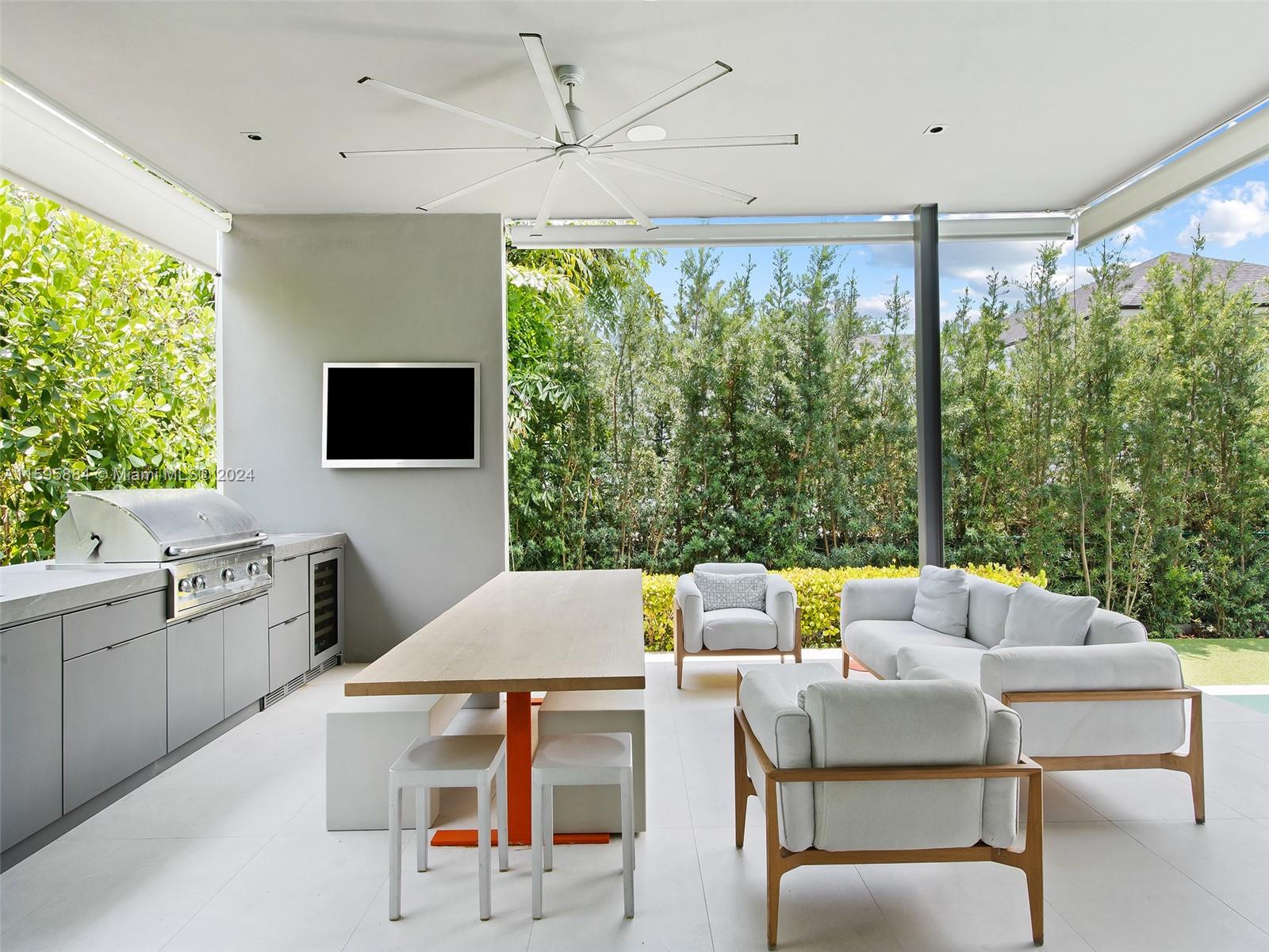 TROPICAL ISLE HOMES SUB 3 - Residential