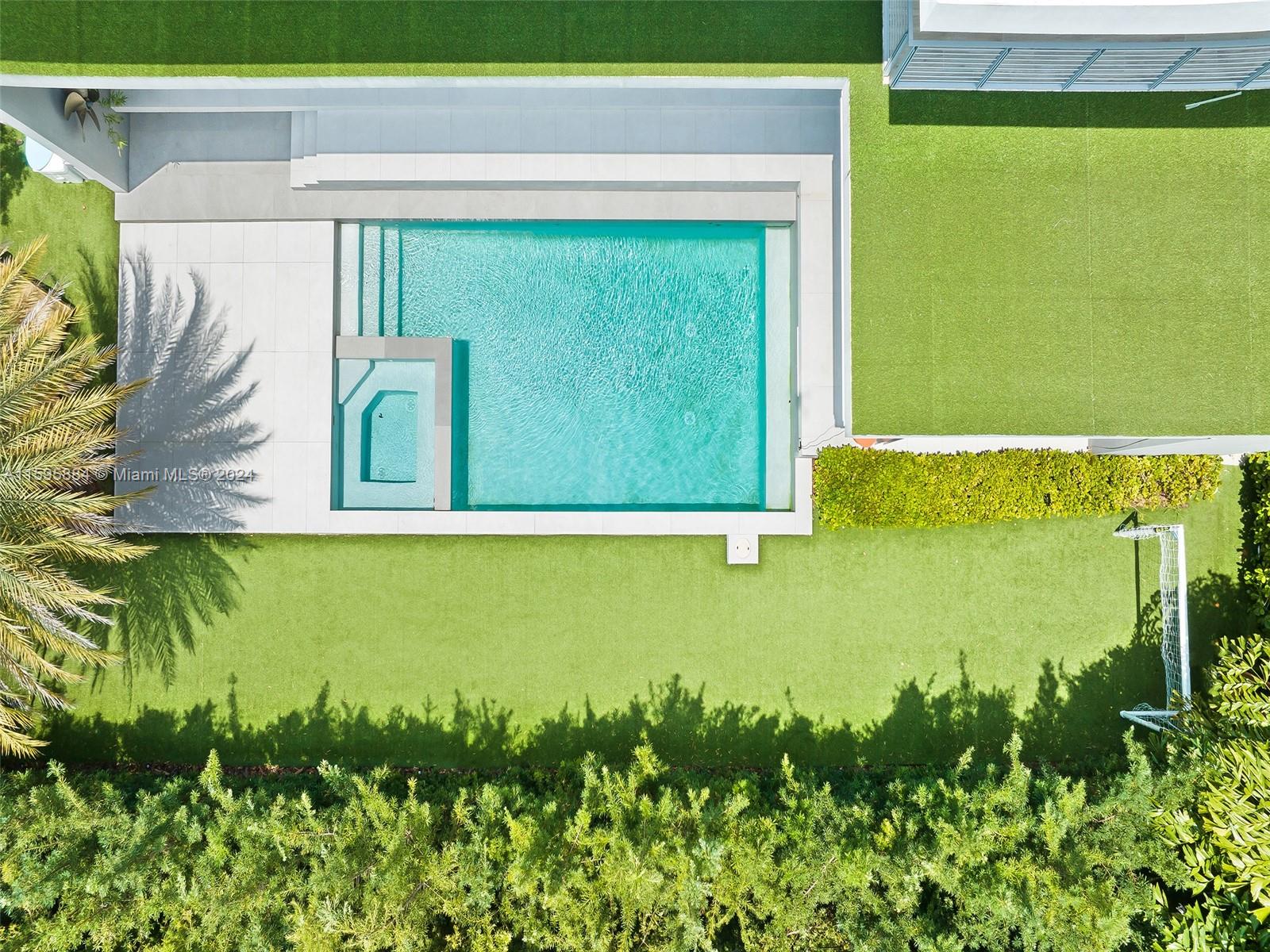 TROPICAL ISLE HOMES SUB 3 - Residential