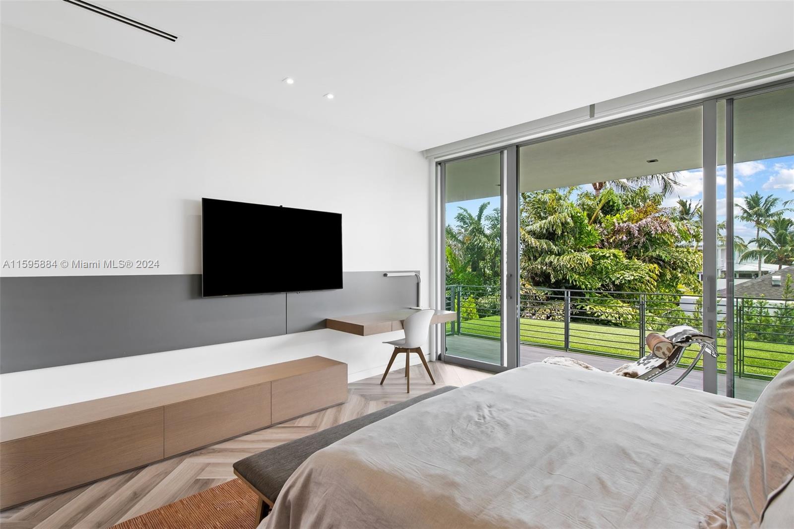 TROPICAL ISLE HOMES SUB 3 - Residential