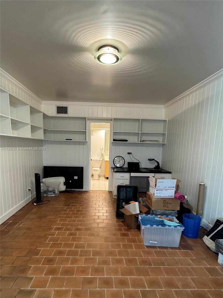 MIAMI SHORES SEC 3 - Residential