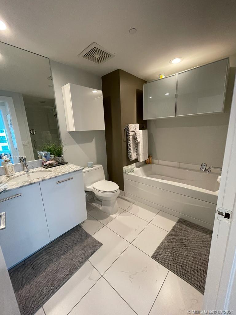 500 BRICKELL EAST CONDO - Residential