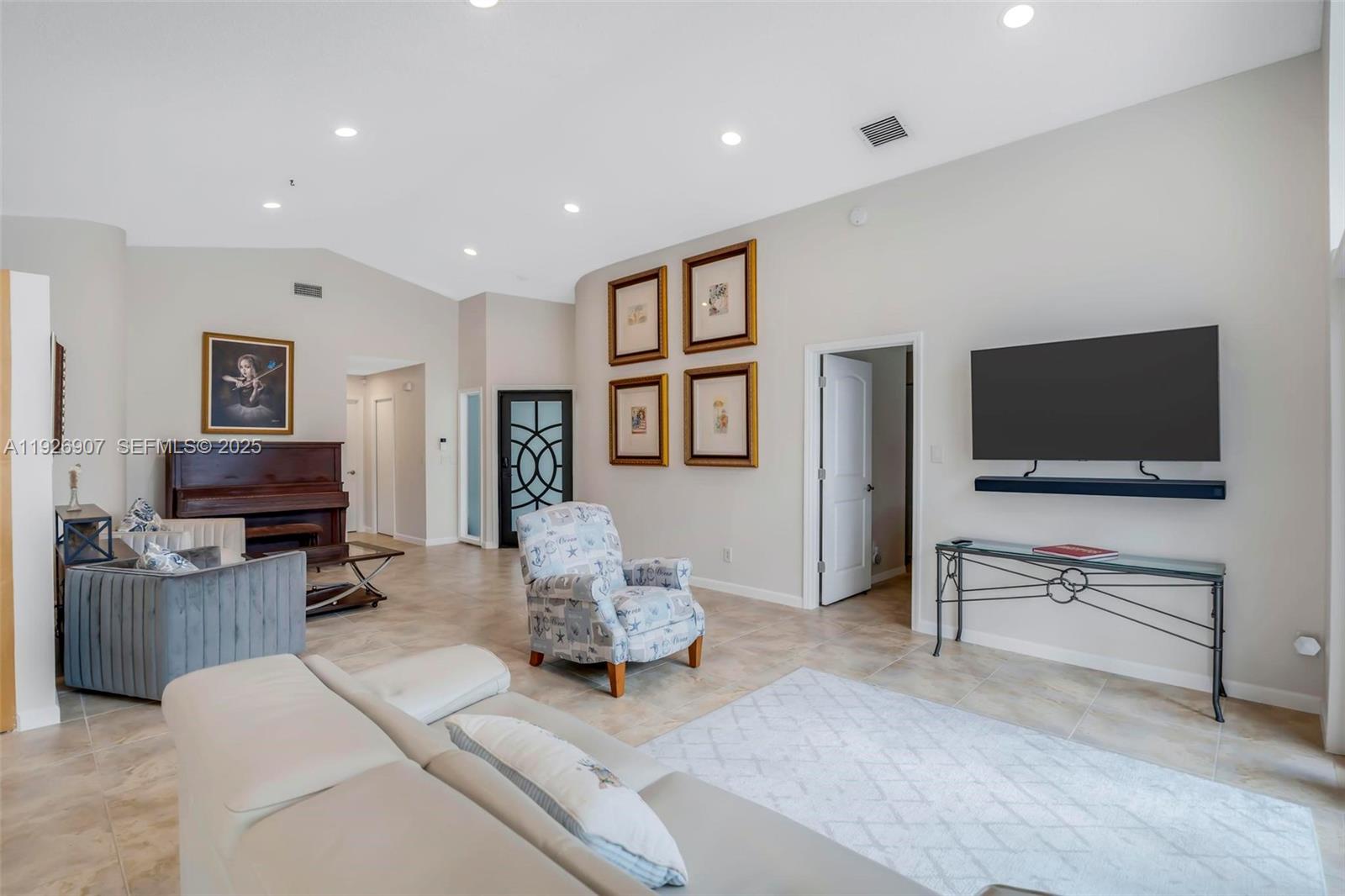 SILVER LAKES - Residential