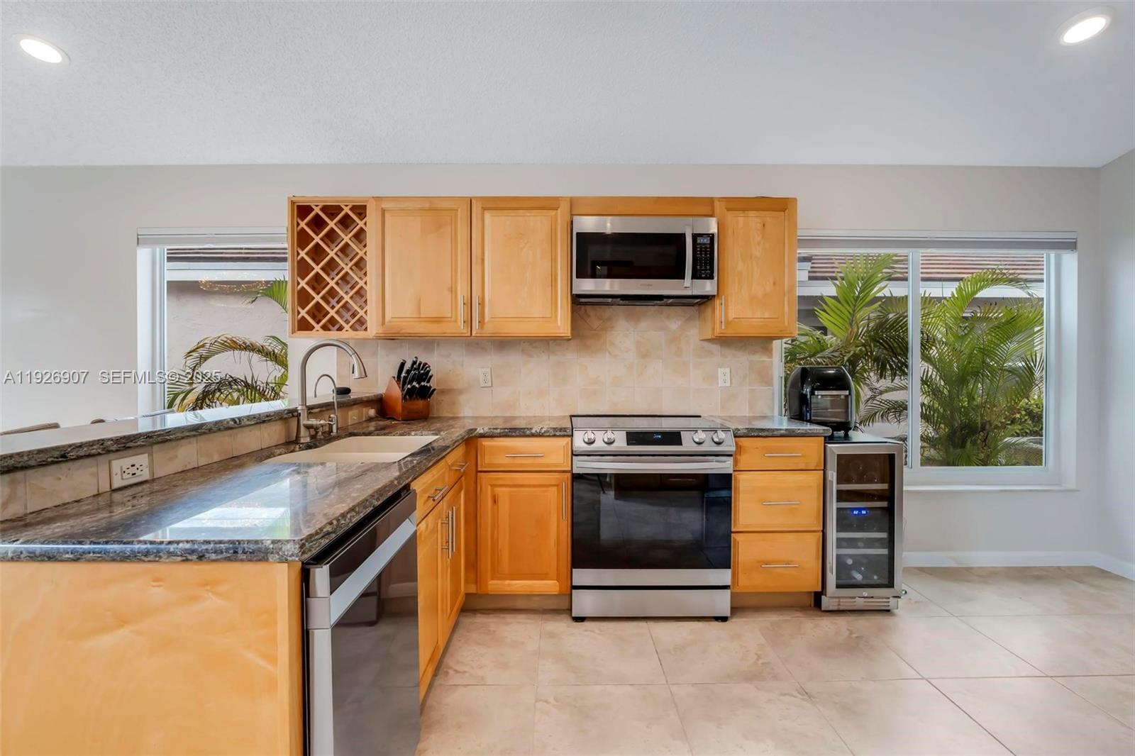 SILVER LAKES - Residential