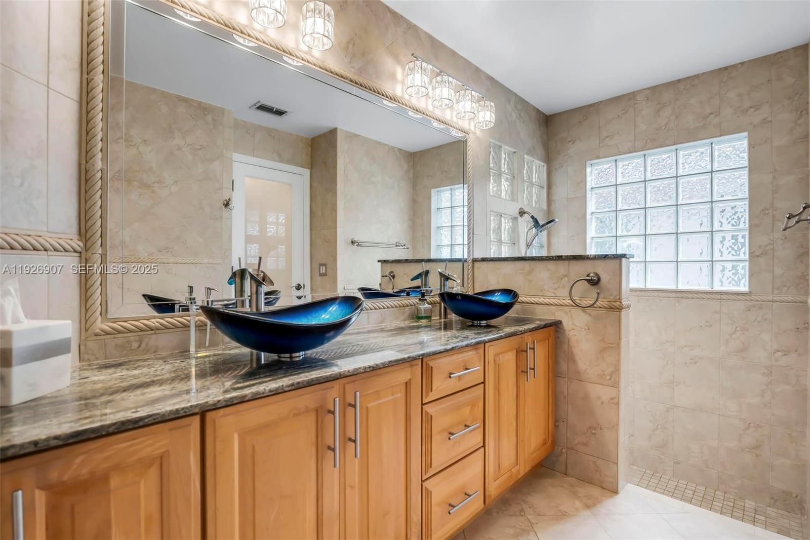 SILVER LAKES - Residential