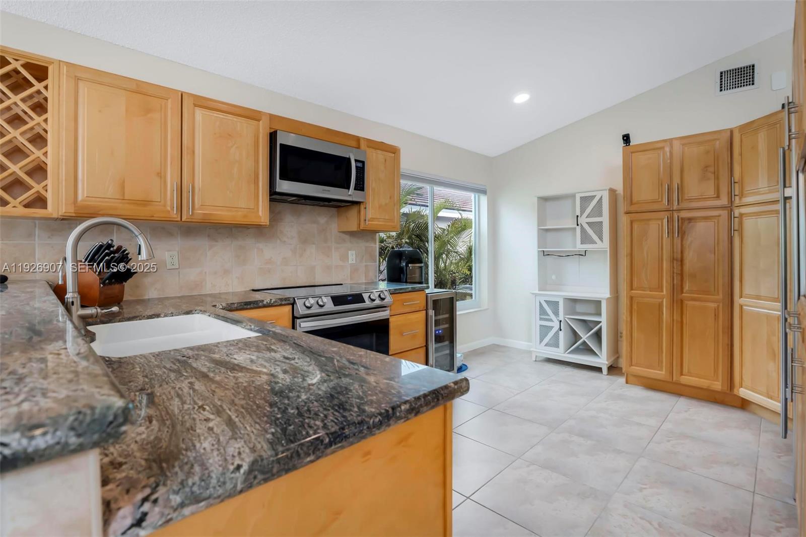 SILVER LAKES - Residential