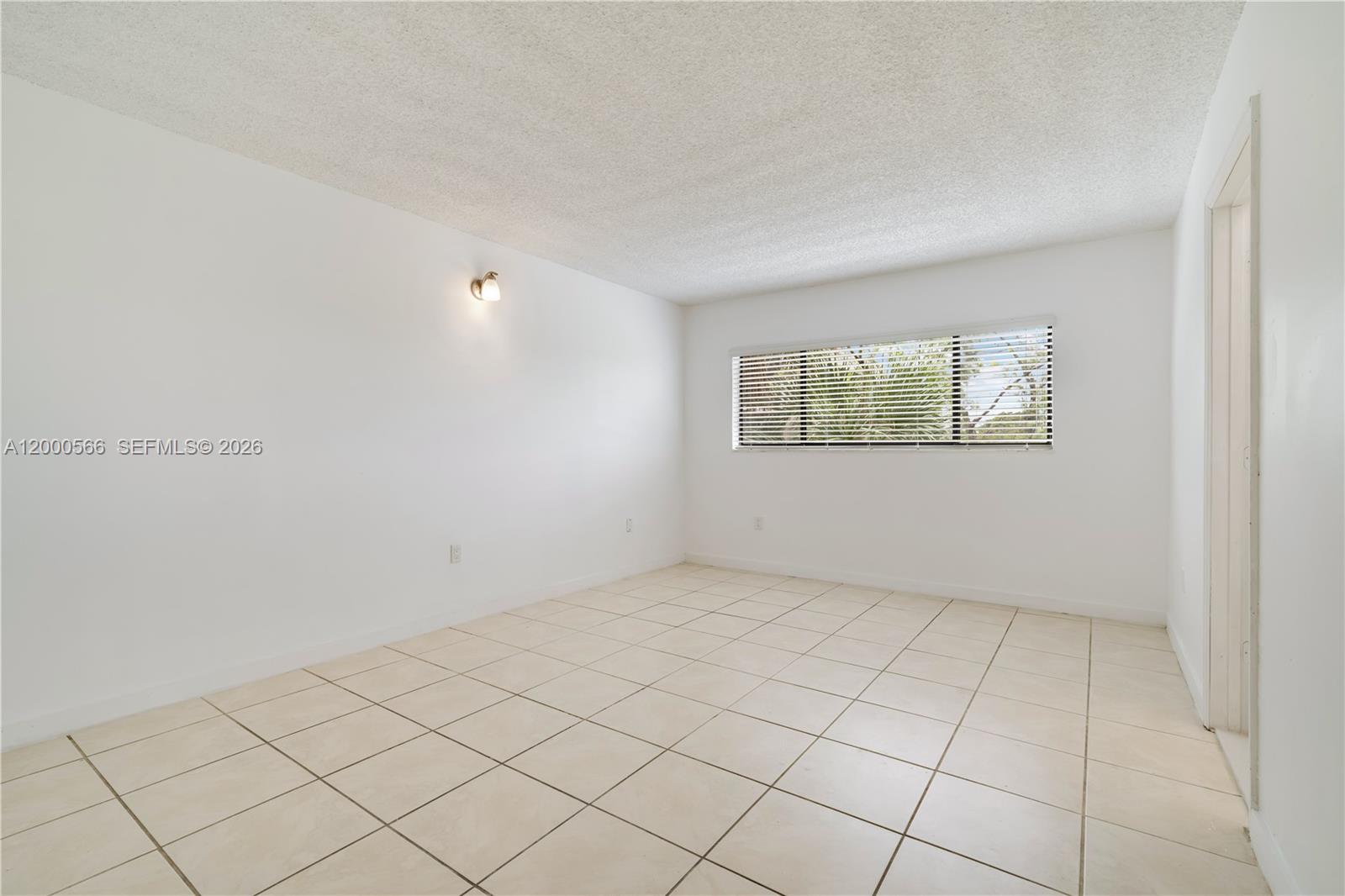 HORIZONS WEST CONDO #4 - Residential Lease