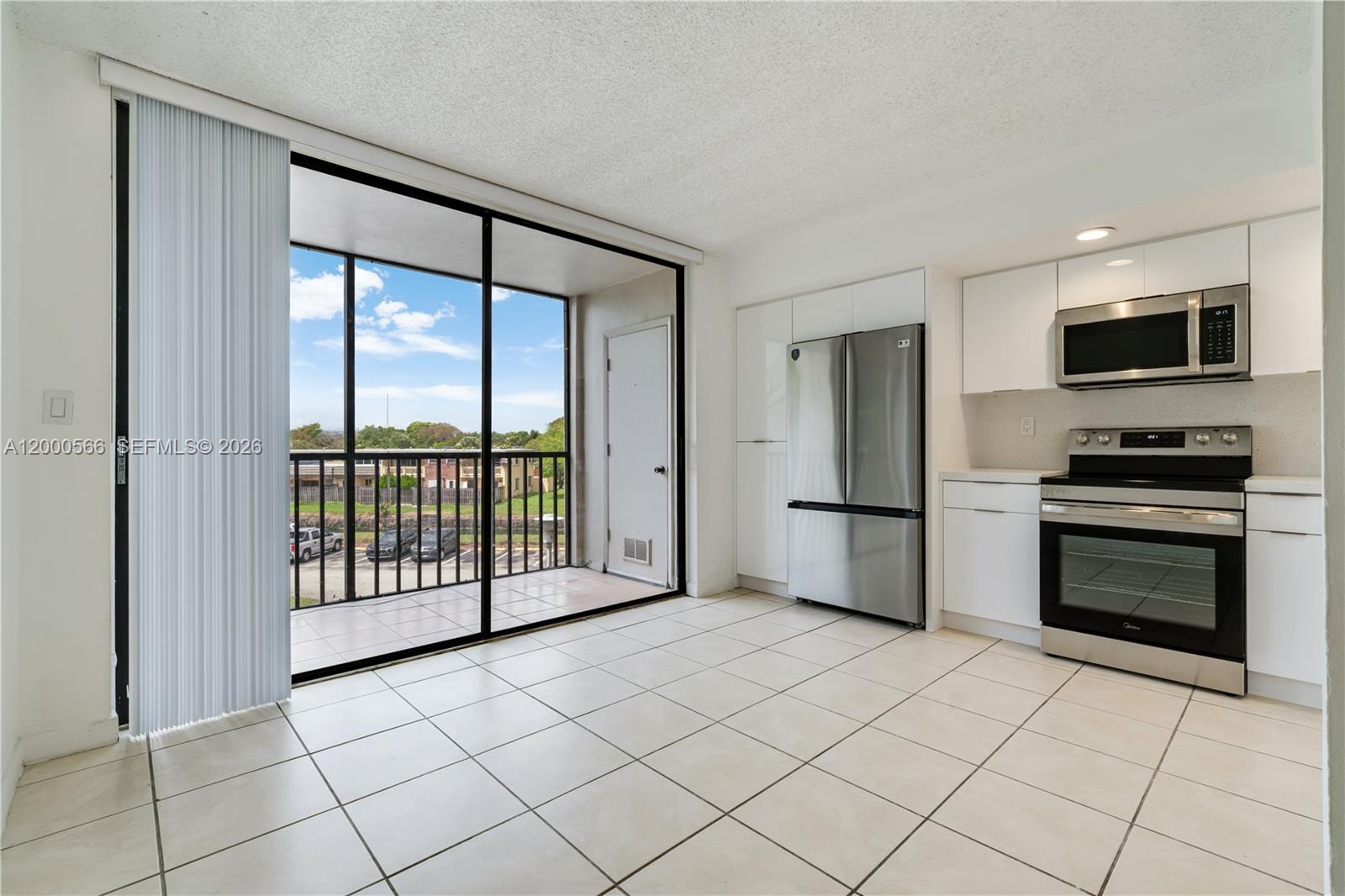 HORIZONS WEST CONDO #4 - Residential Lease