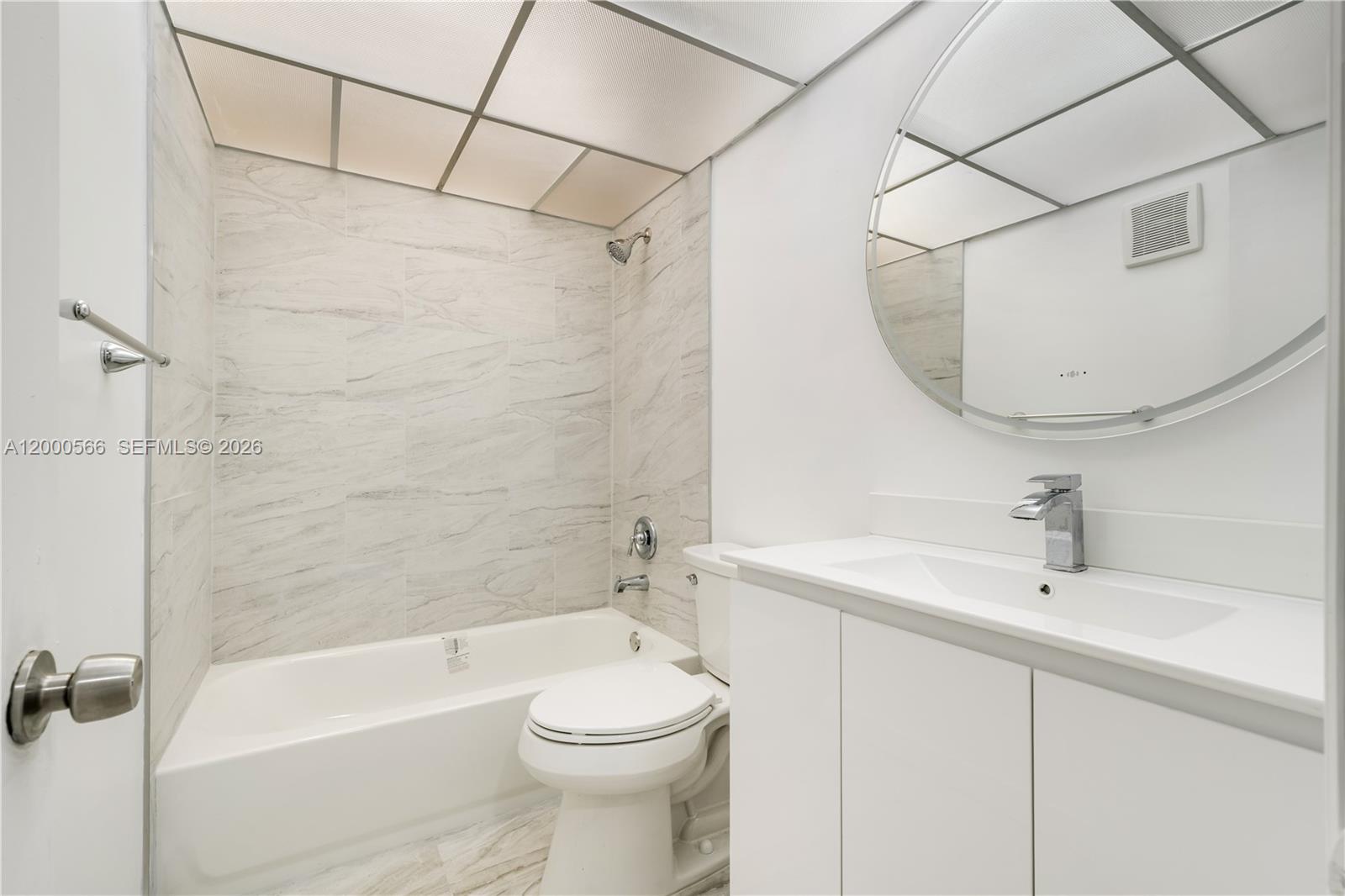 HORIZONS WEST CONDO #4 - Residential Lease