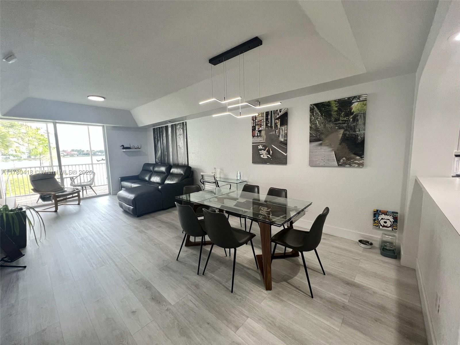 10770 Nw 66th St 203, Doral, Miami-Dade County, Florida - 3 Bedrooms  
2 Bathrooms - 