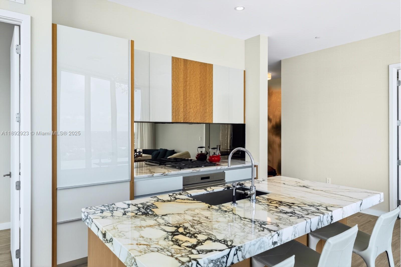 CLUB RESIDENCES AT PARK G - Residential