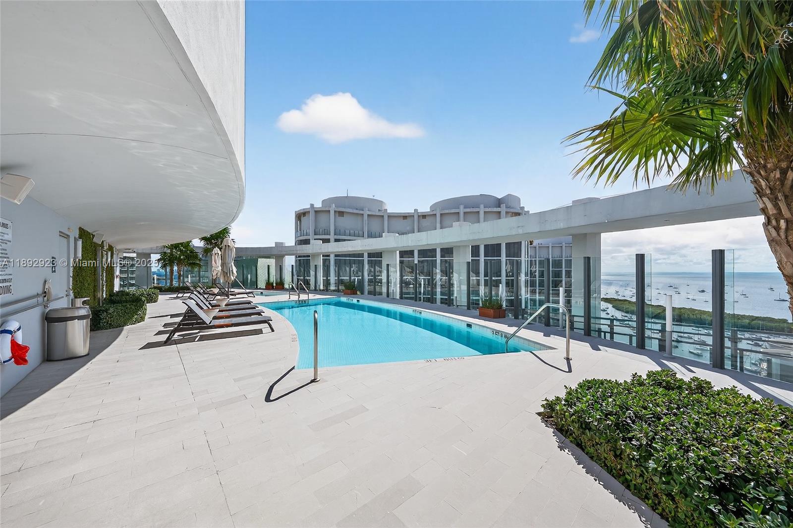 CLUB RESIDENCES AT PARK G - Residential