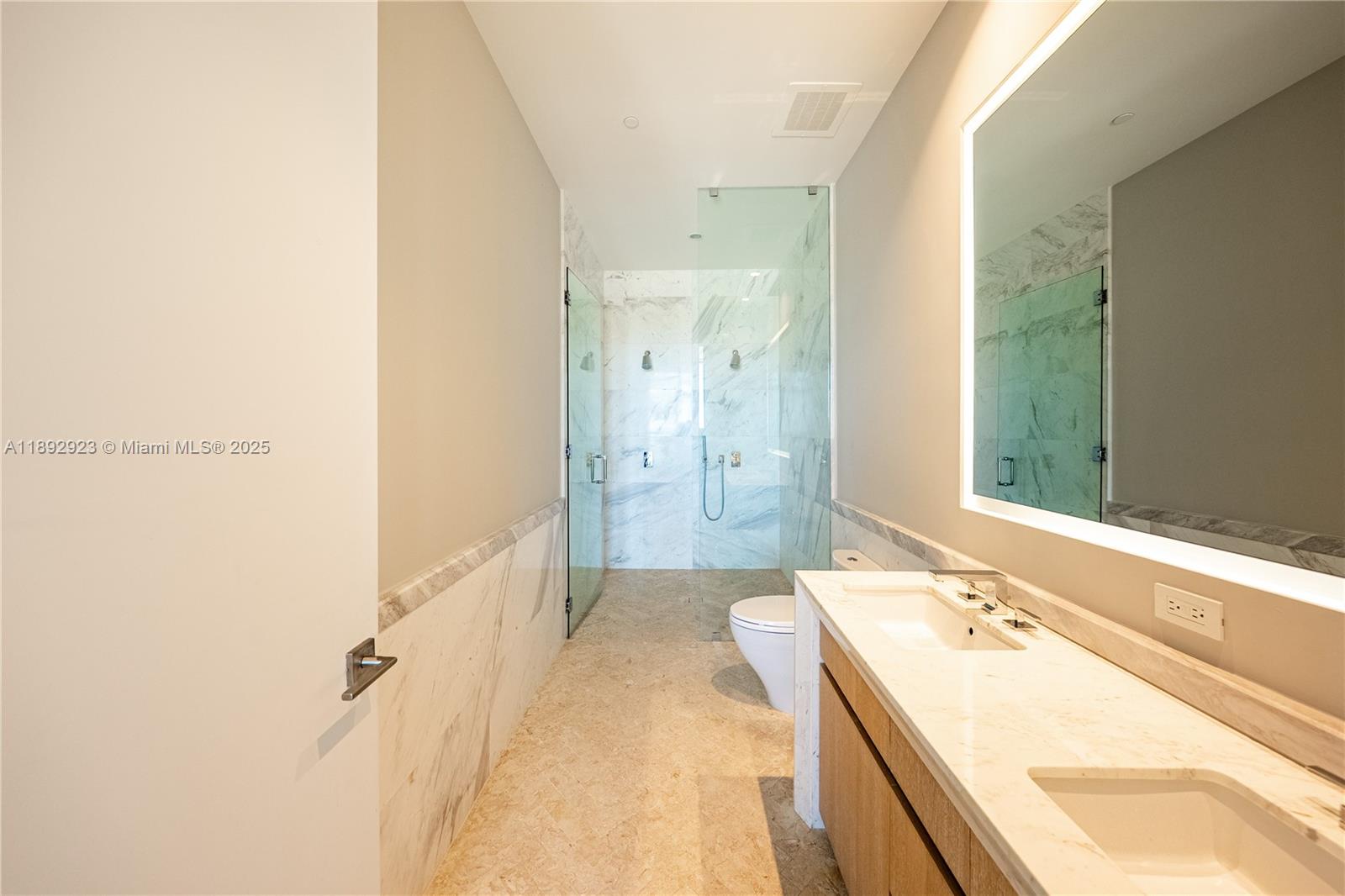 CLUB RESIDENCES AT PARK G - Residential