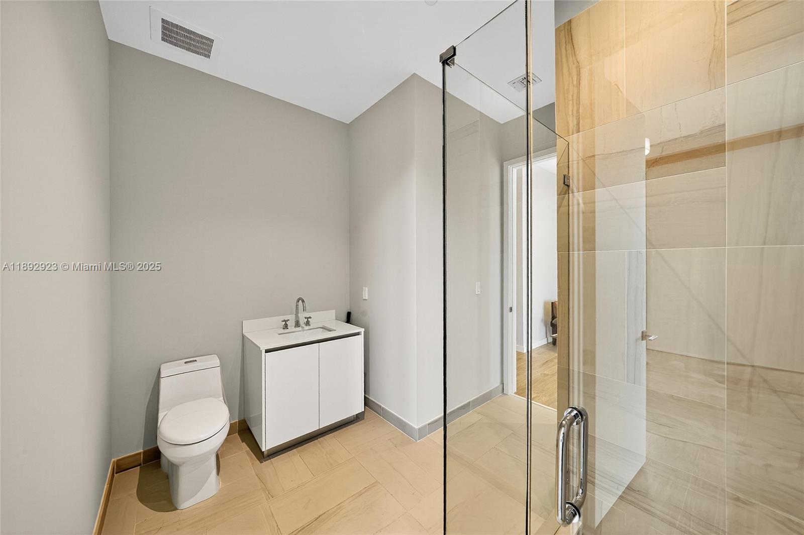 CLUB RESIDENCES AT PARK G - Residential