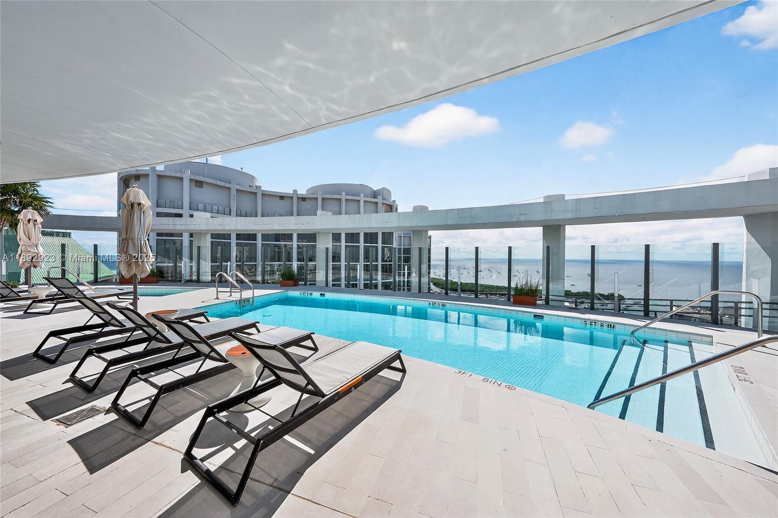 CLUB RESIDENCES AT PARK G - Residential