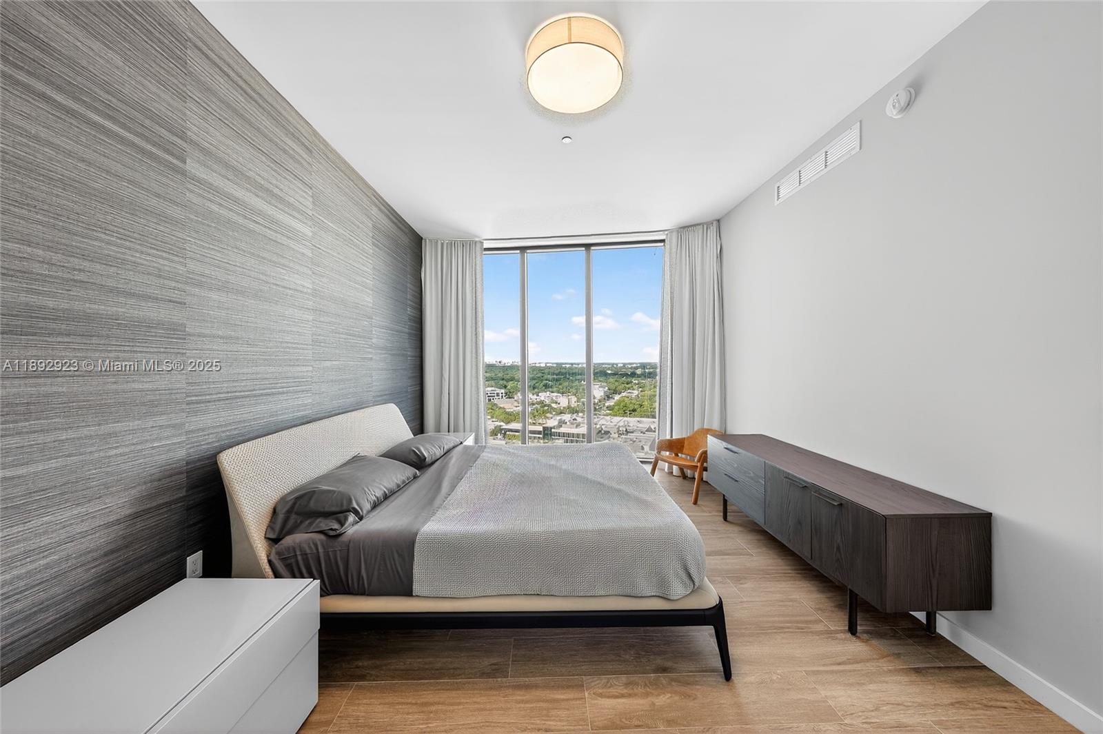 CLUB RESIDENCES AT PARK G - Residential