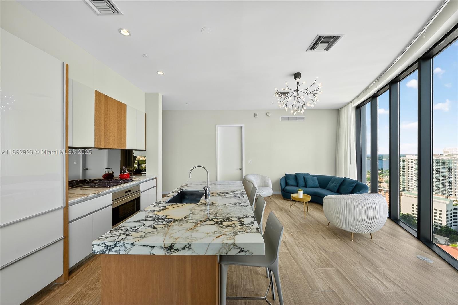 CLUB RESIDENCES AT PARK G - Residential