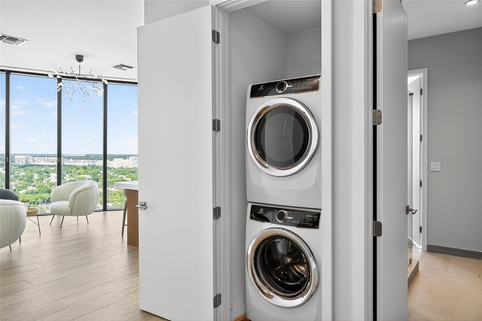 CLUB RESIDENCES AT PARK G - Residential