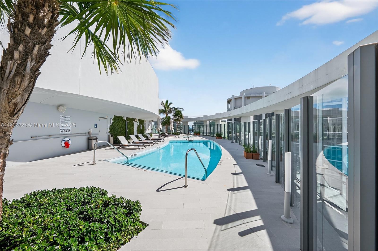 CLUB RESIDENCES AT PARK G - Residential