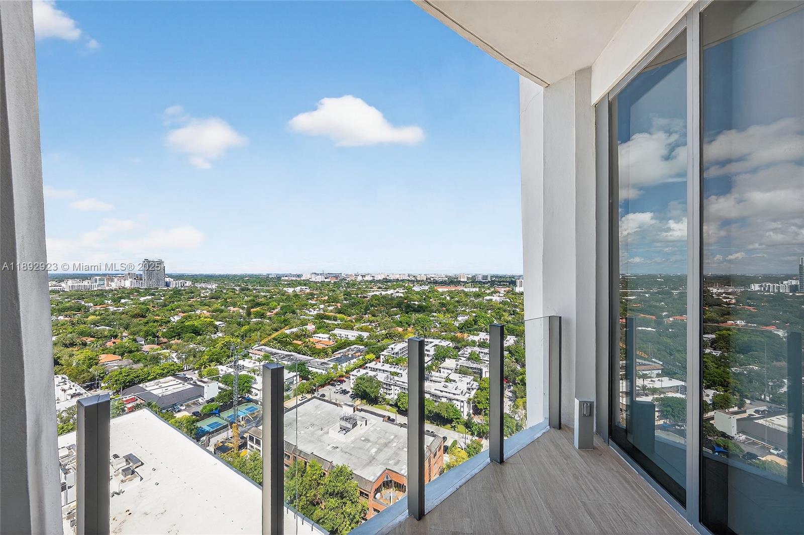 CLUB RESIDENCES AT PARK G - Residential