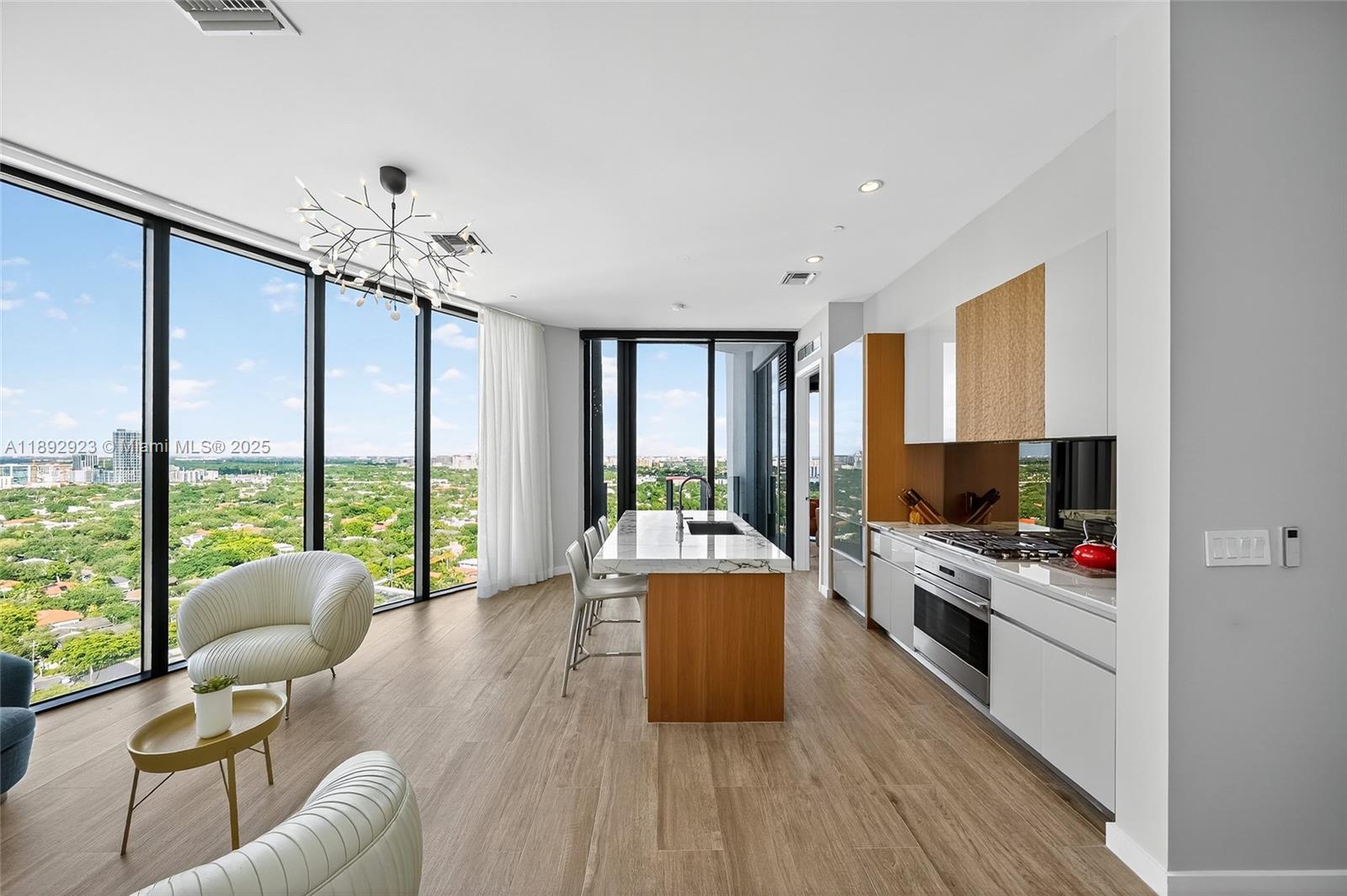 CLUB RESIDENCES AT PARK G - Residential