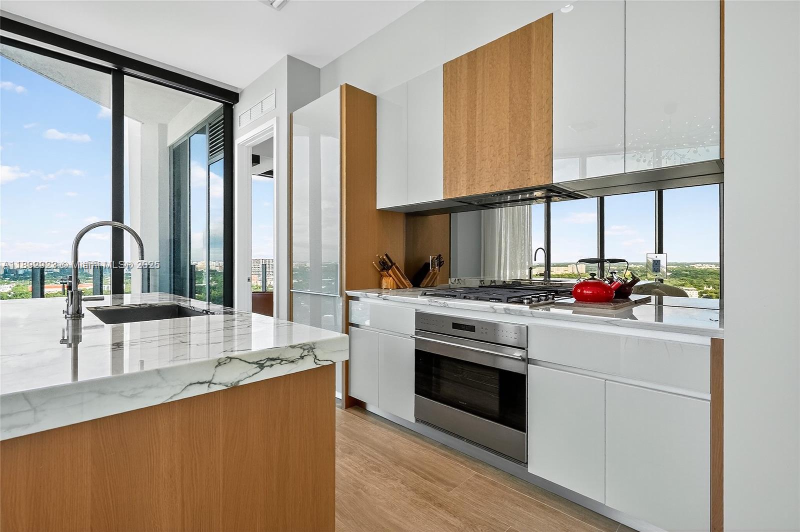 CLUB RESIDENCES AT PARK G - Residential