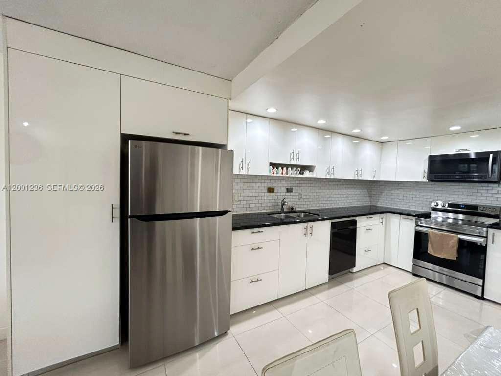 BUCKLEY TOWERS CONDO - EA - Residential