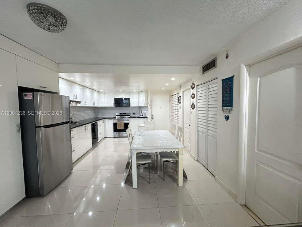 BUCKLEY TOWERS CONDO - EA - Residential