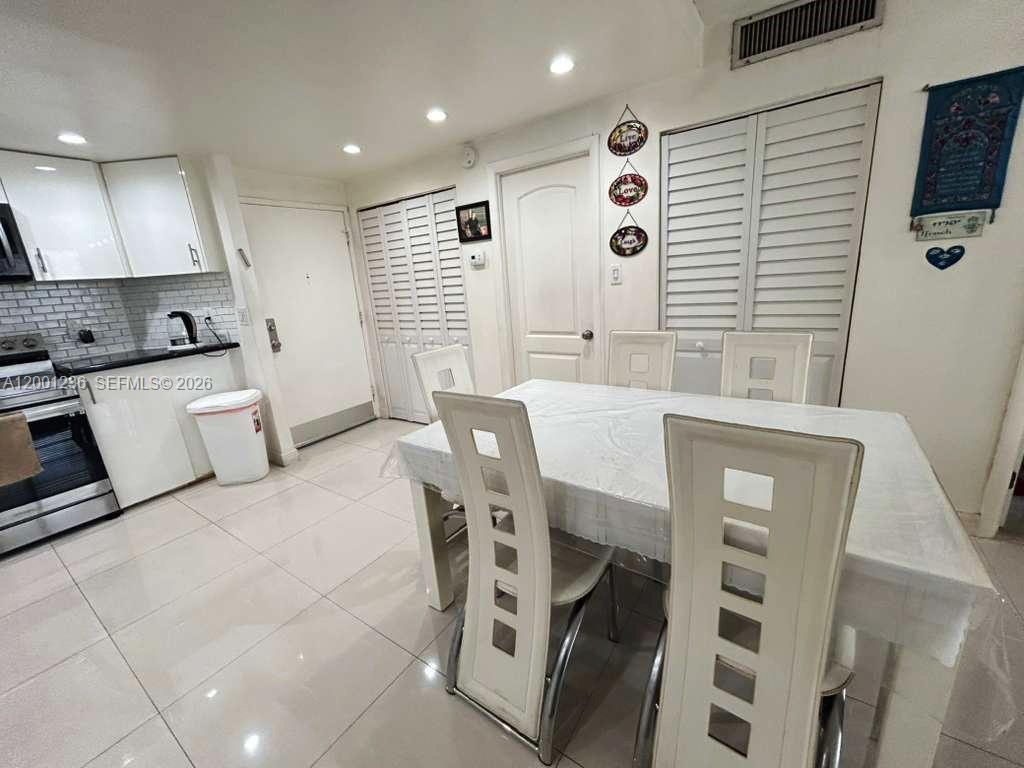 BUCKLEY TOWERS CONDO - EA - Residential