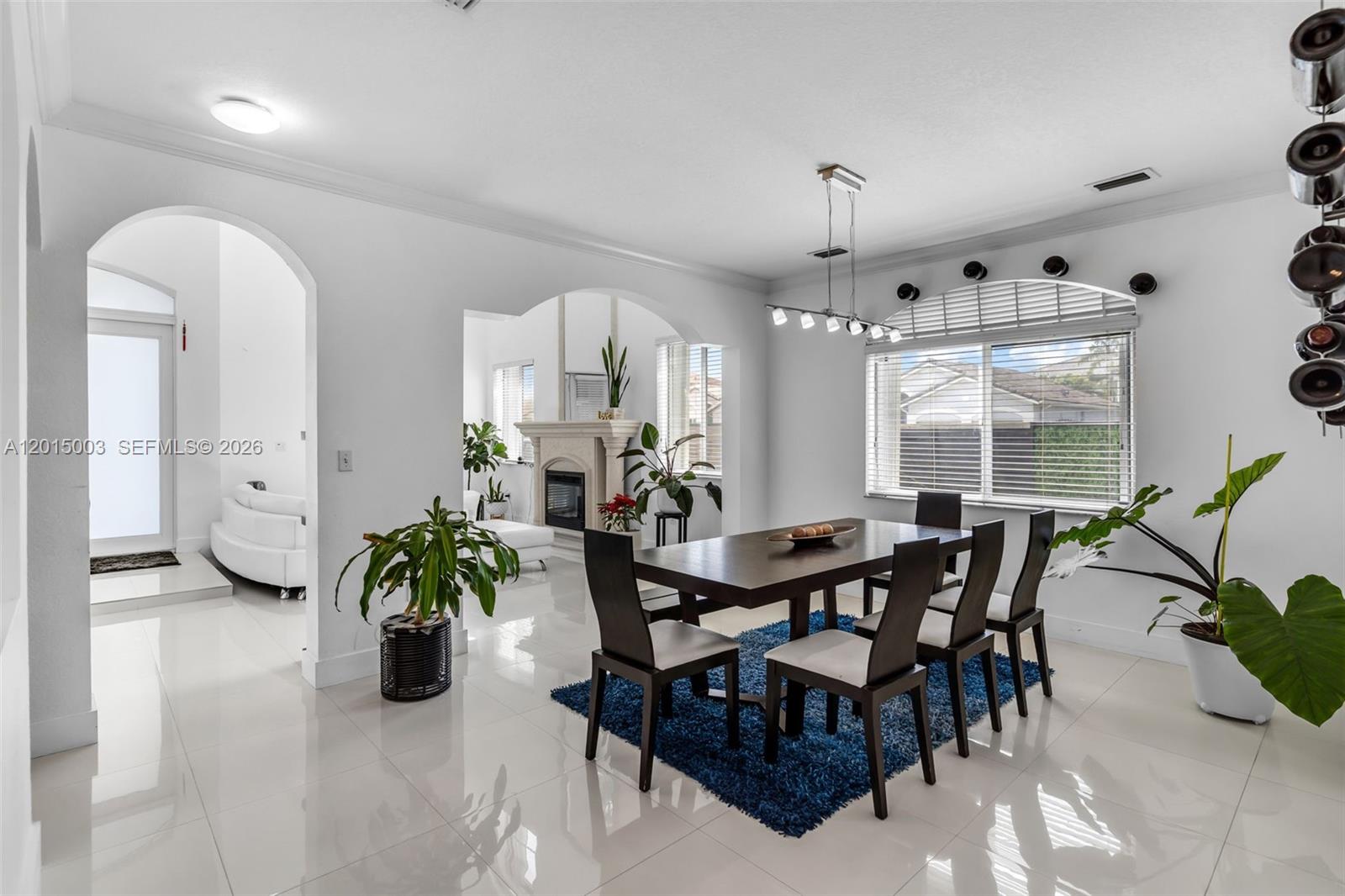 A B AT TAMIAMI TRAIL PHAS - Residential