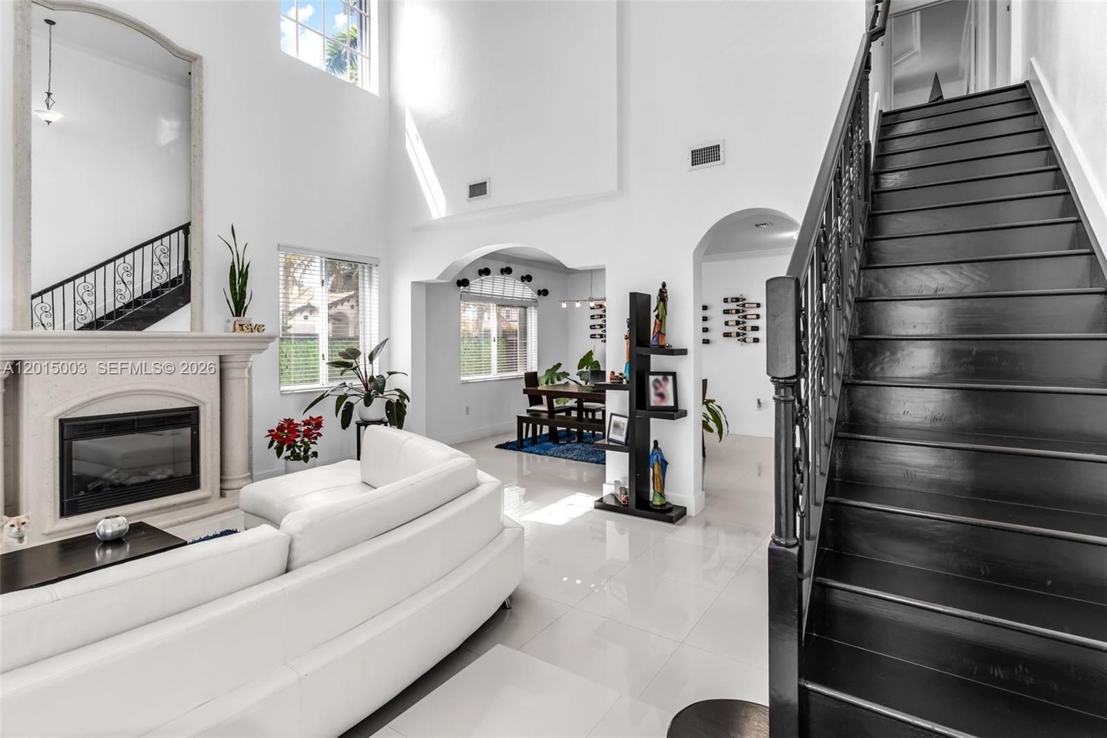 A B AT TAMIAMI TRAIL PHAS - Residential