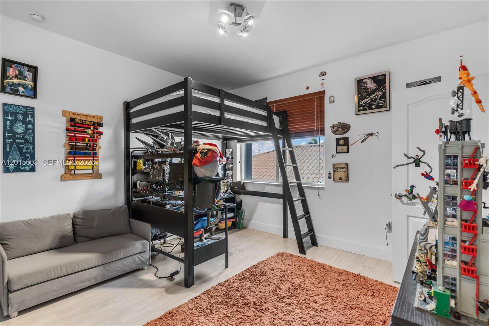 A B AT TAMIAMI TRAIL PHAS - Residential