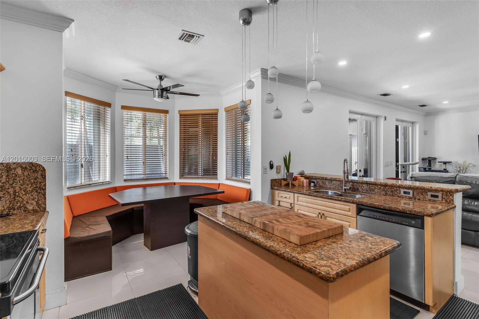 A B AT TAMIAMI TRAIL PHAS - Residential