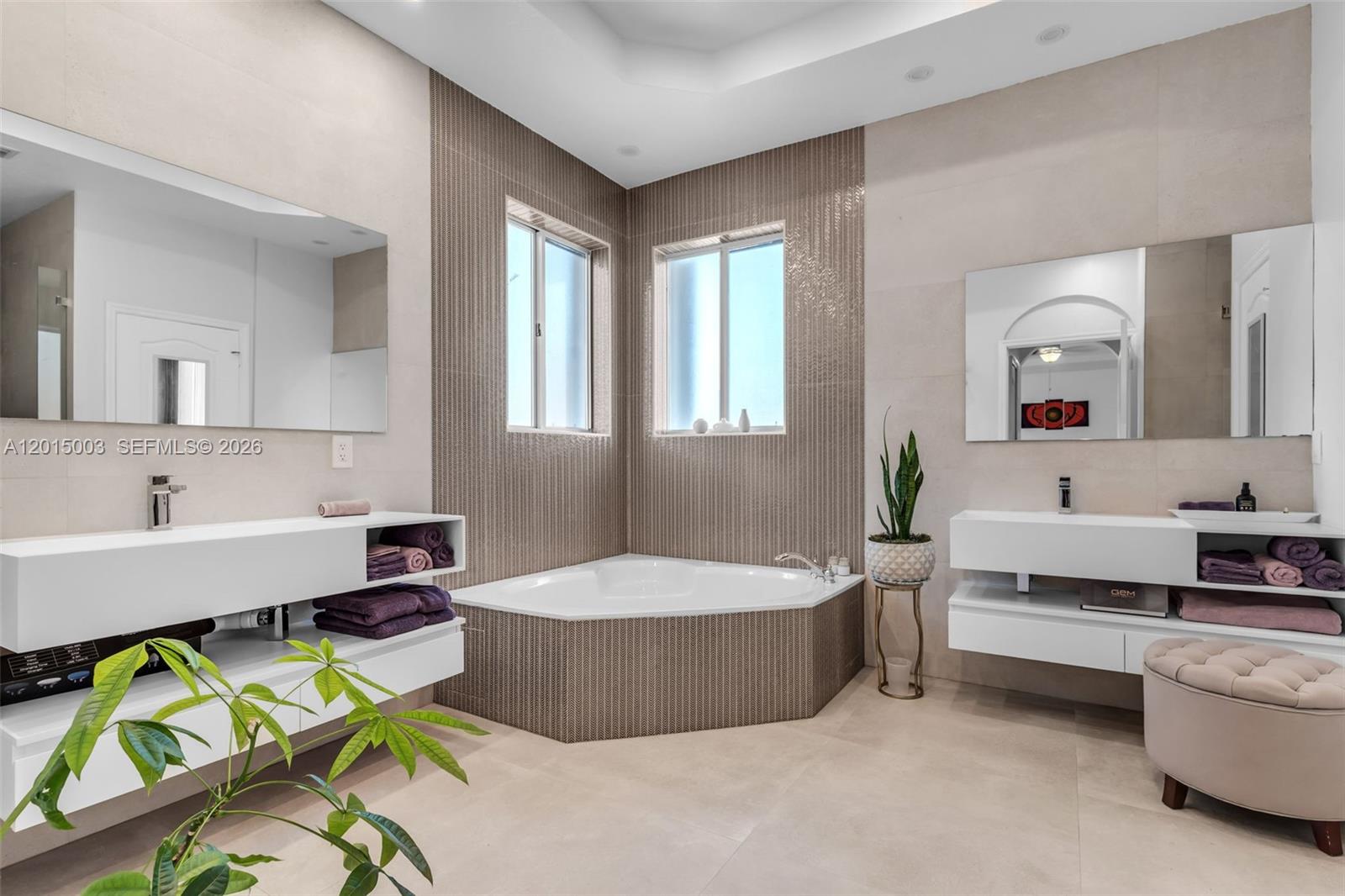A B AT TAMIAMI TRAIL PHAS - Residential