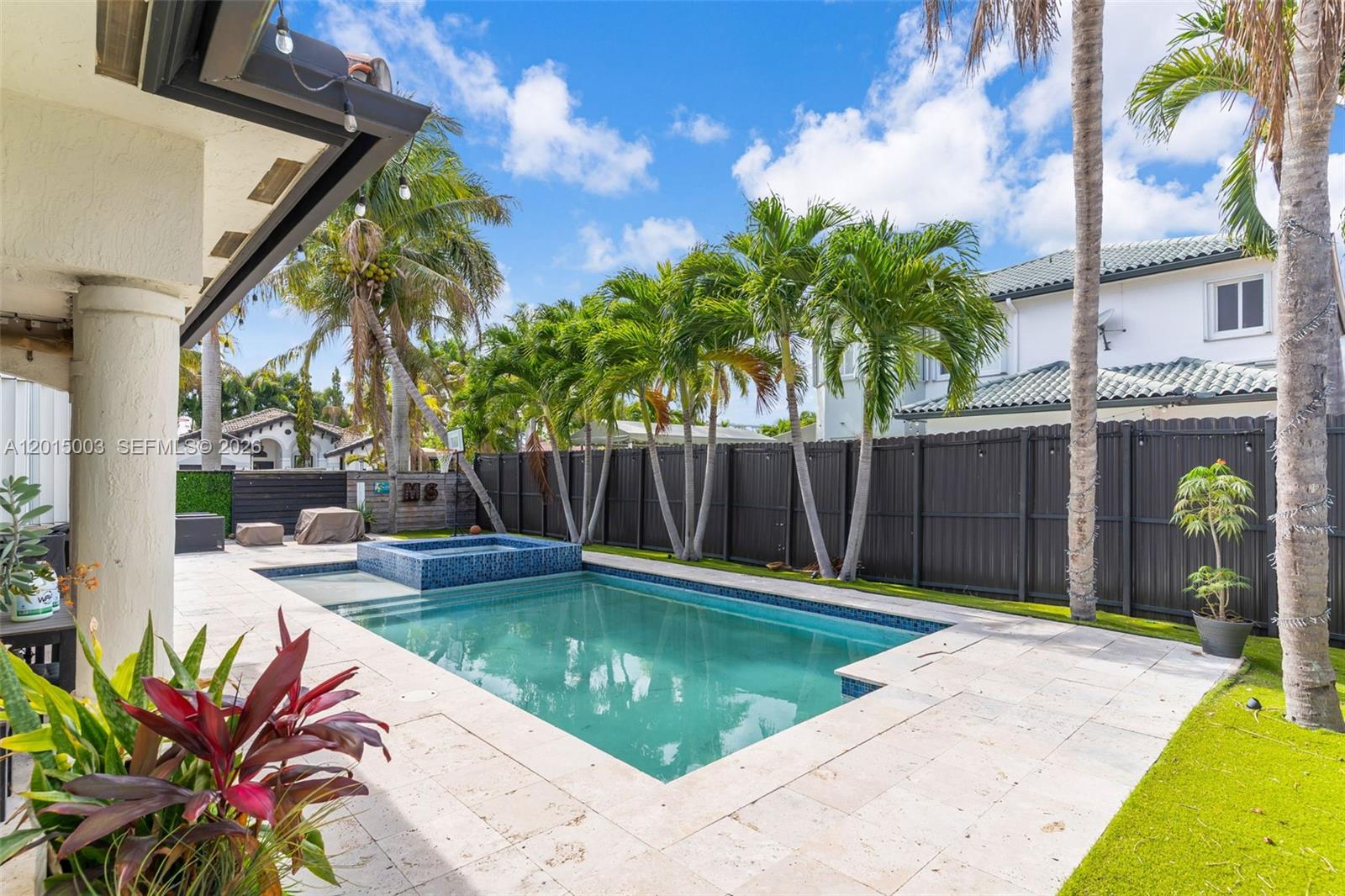 A B AT TAMIAMI TRAIL PHAS - Residential